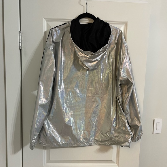VS PINK holographic anorak - Picture 2 of 3